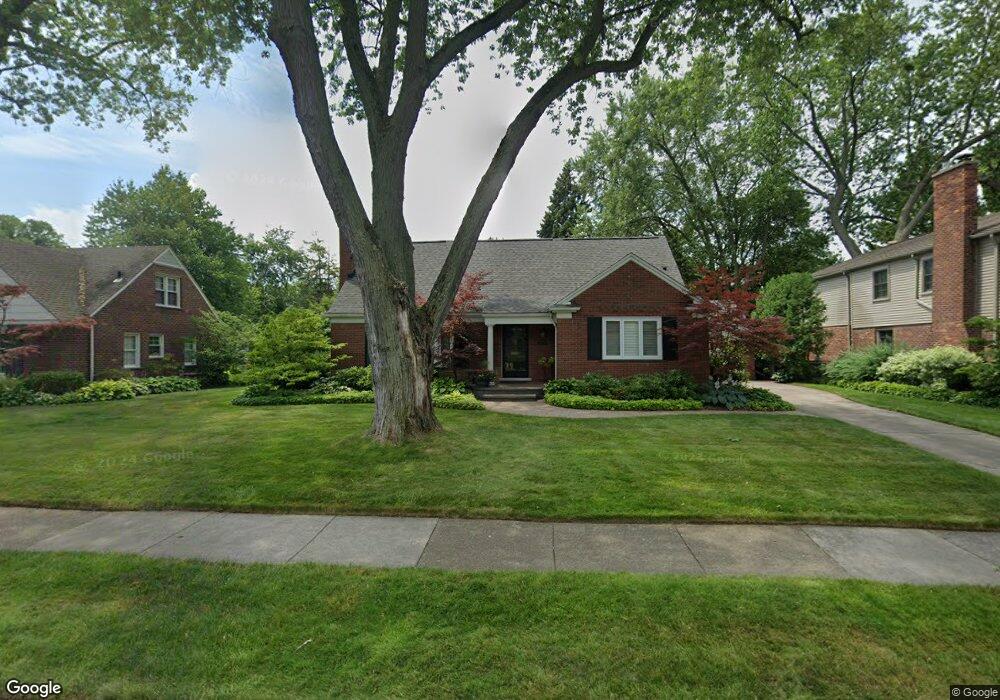 69 Hall Place, Grosse Pointe Farms, MI 48236 - photo 1