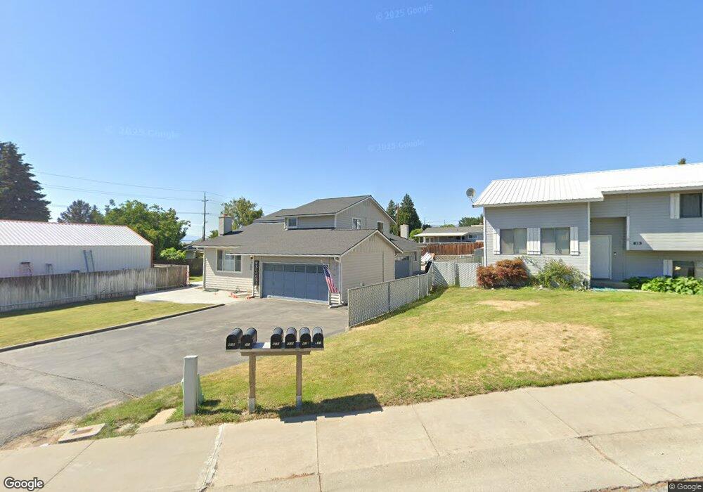 609 12th St NE, East Wenatchee, WA 98802 - photo 1