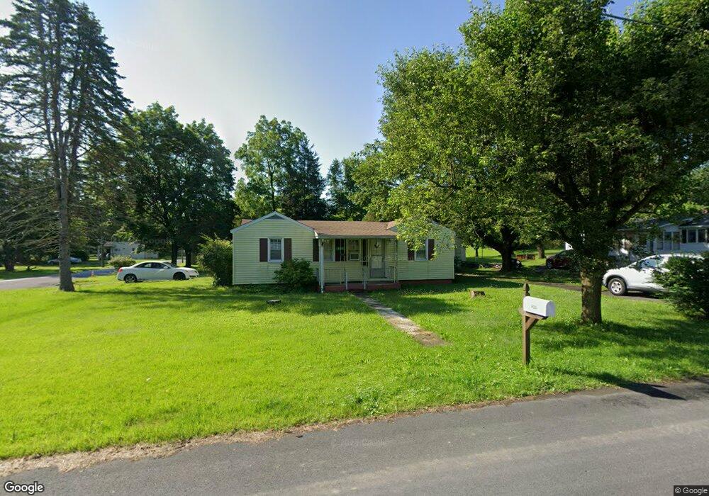 605 Wizac Ave, Stroudsburg, PA 18360 - photo 1