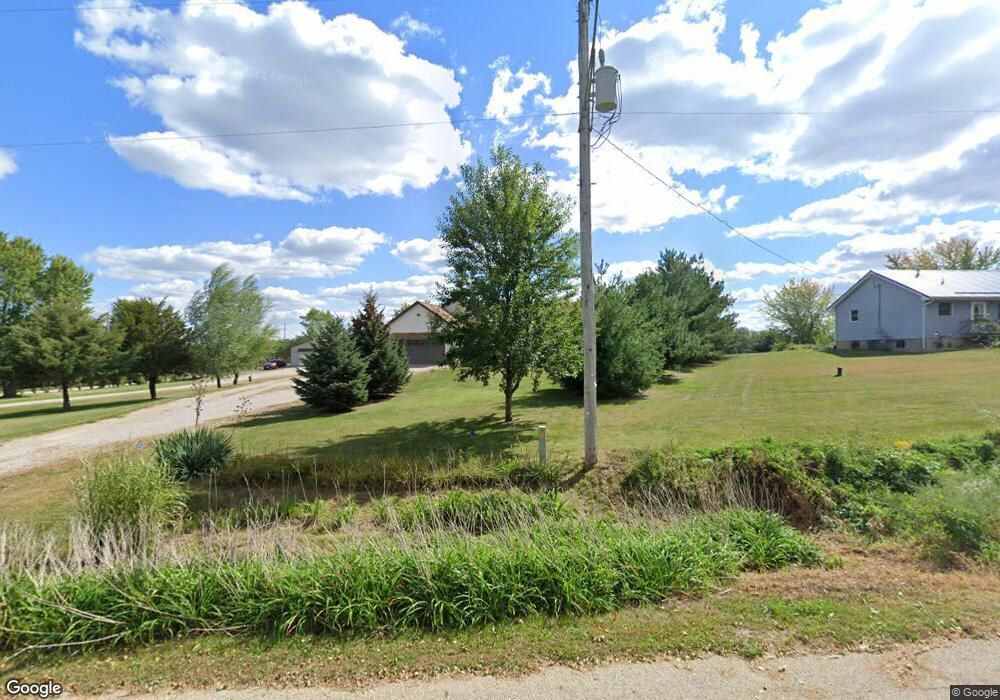 317 Maple St, Center Point, IA 52213 - photo 1