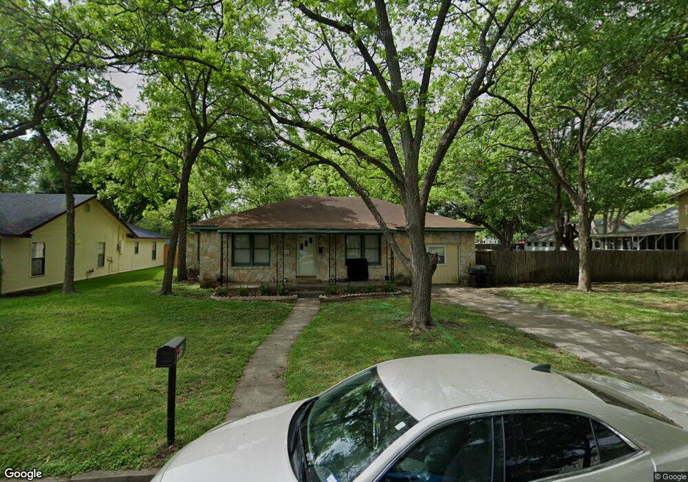 515 E Weinert St, Seguin, TX 78155 - photo 1