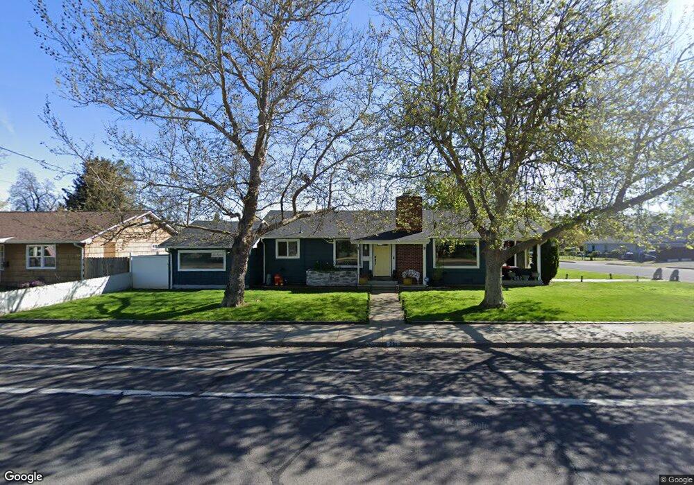 230 N 2nd St, Central Point, OR 97502 - photo 1