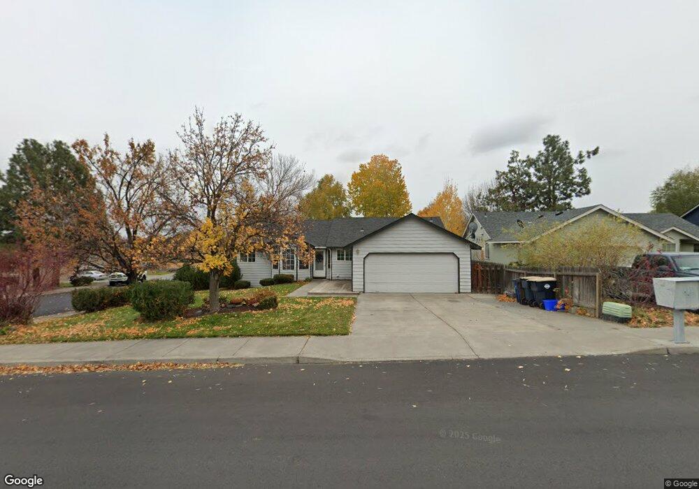 2136 SW 31st St, Redmond, OR 97756 - photo 1