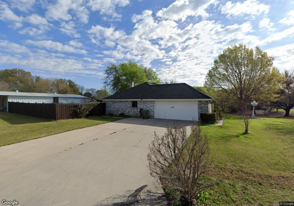 229 Peach Tree Ln, Decatur, TX 76234 - photo 1