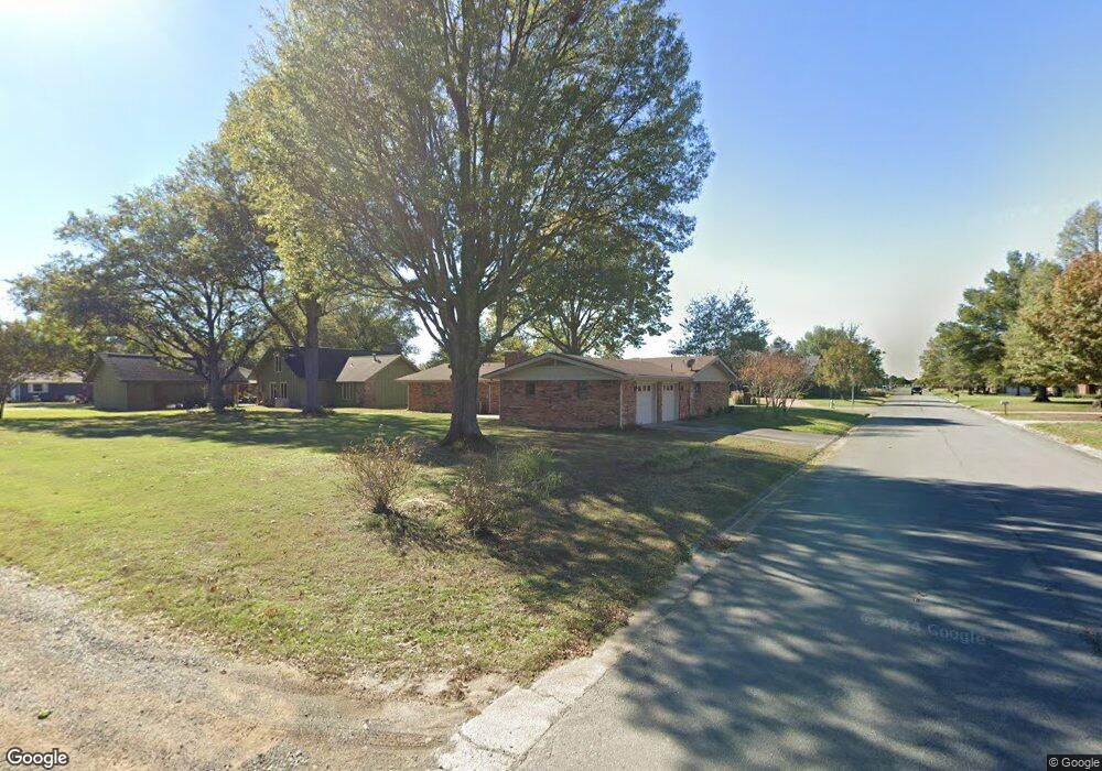 2101 Pine St, Stuttgart, AR 72160 - photo 1