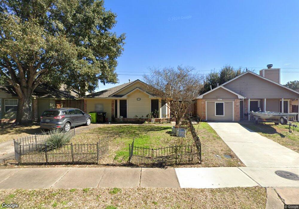 4913 Greenwood Dr, Rosenberg, TX 77471 - photo 1