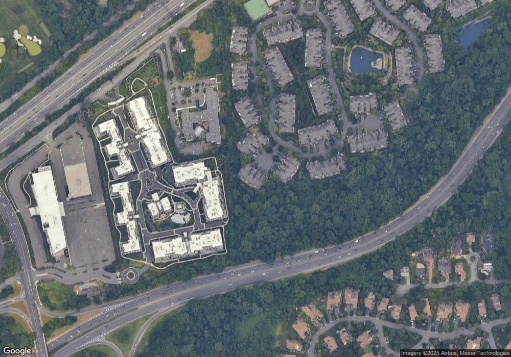 11 Lancaster Ct, Manhasset, NY 11030 - photo 1