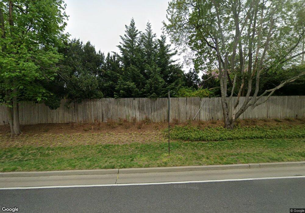 1000 Plandome Rd, Manhasset, NY 11030 - photo 1