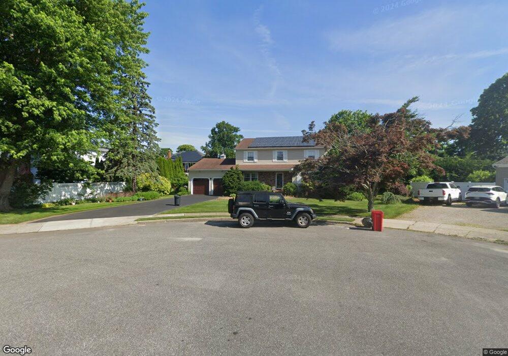 7 Eric Ct, Sayville, NY 11782 - photo 1