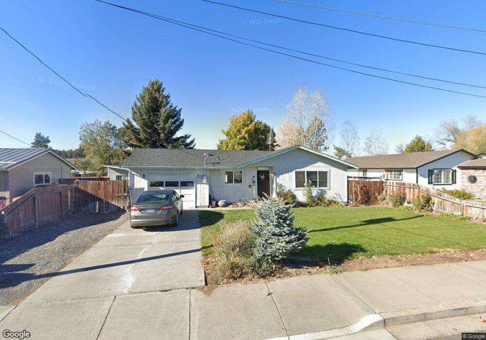 2431 SW 29th St, Redmond, OR 97756 - photo 1