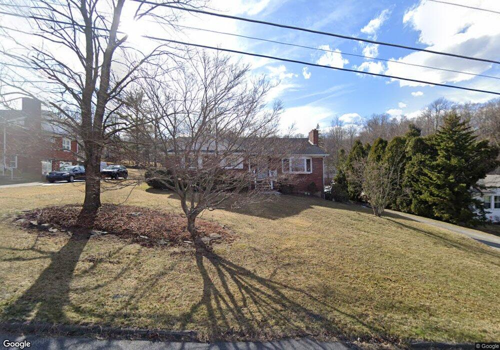 302 Beechwood Dr, Roaring Brook Township, PA 18444 - photo 1