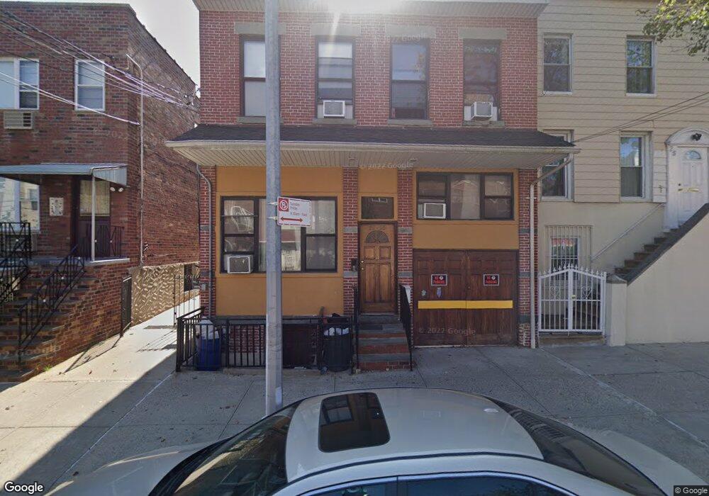 2555 43rd St, Long Island City, NY 11103 - photo 1