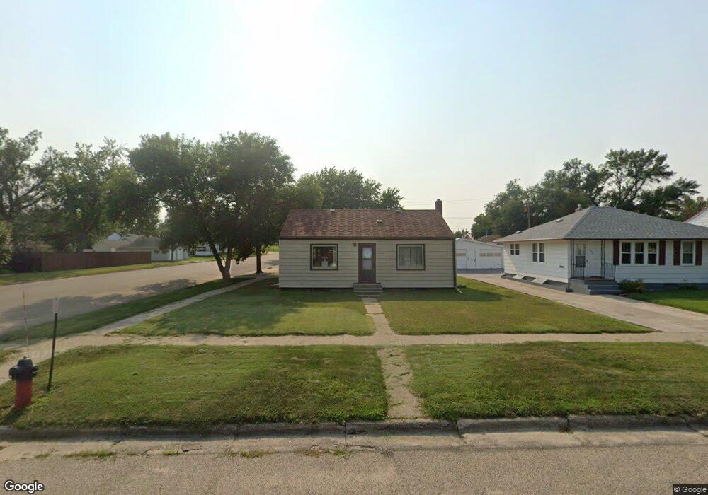624 8th Ave SE, Jamestown, ND 58401 - photo 1