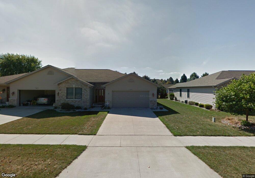 727 Andrew Dr, Frankenmuth, MI 48734 - photo 1