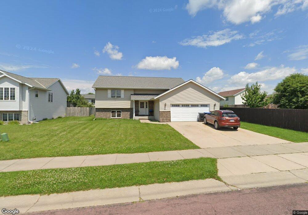 112 Quinion Dr, Mankato, MN 56001 - photo 1