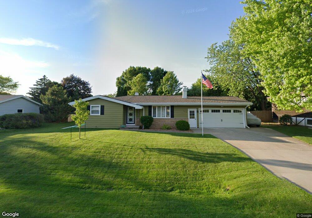 3418 W Sunnyview Rd, Appleton, WI 54914 - photo 1