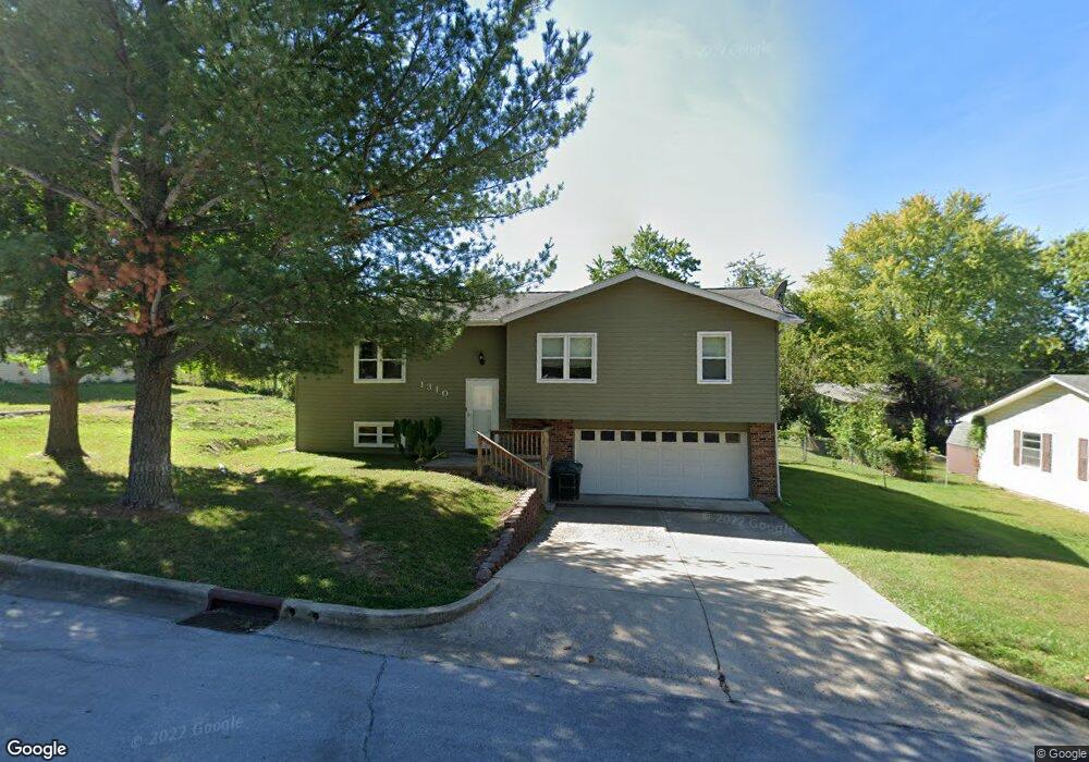 1310 Hillview Dr, Rolla, MO 65401 - photo 1