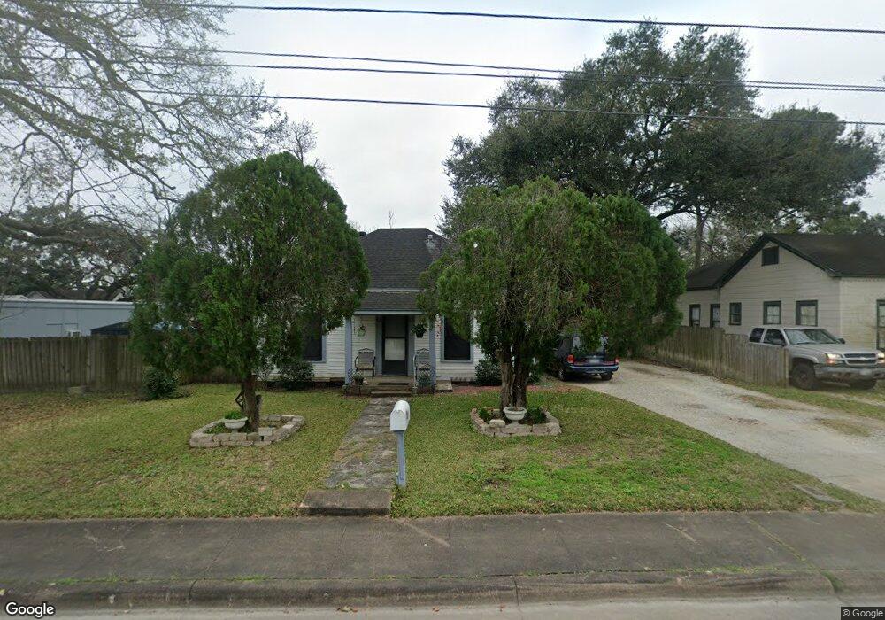 309 W Adoue St, Alvin, TX 77511 - photo 1