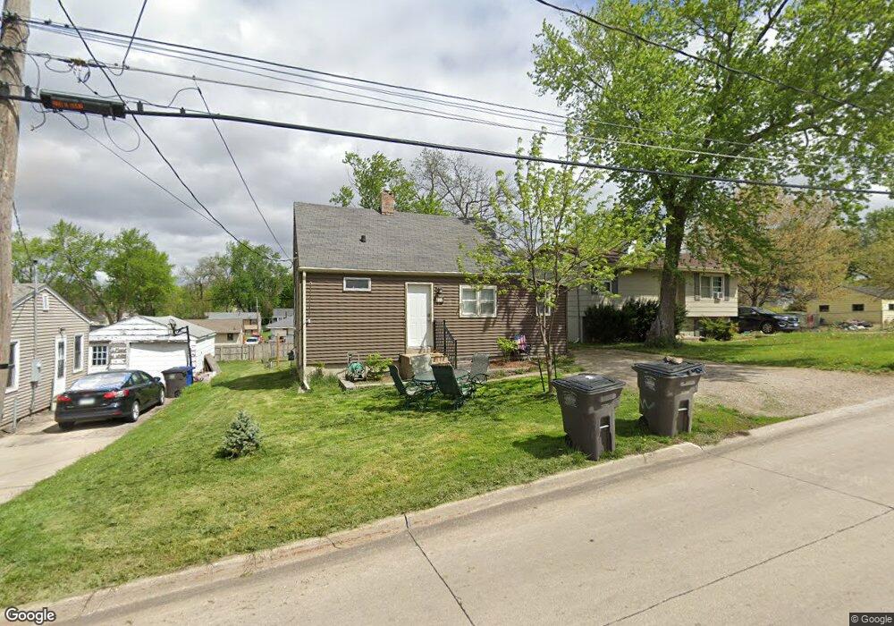 232 Hart Ave, Des Moines, IA 50315 - photo 1