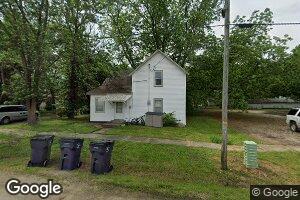 708 E 6th St, Altamont, KS 67330