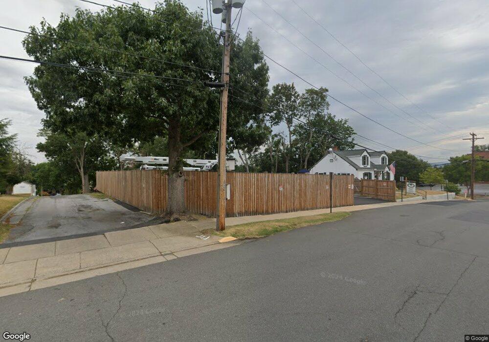 1010 N Shenandoah Ave, Front Royal, VA 22630 - photo 1