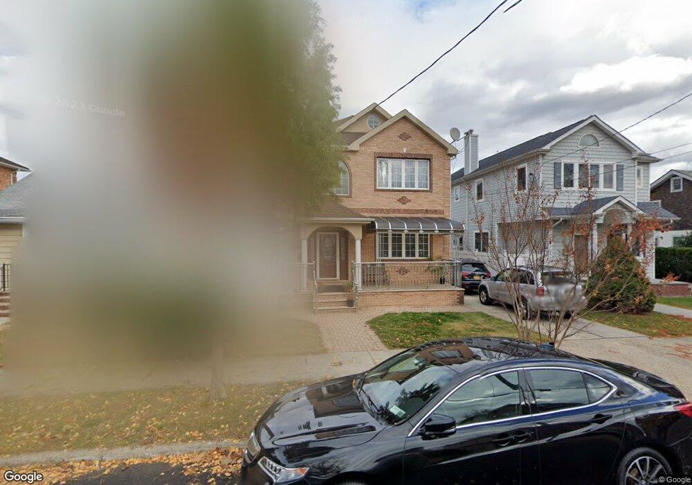 8519 261st St, Floral Park, NY 11001 - photo 1