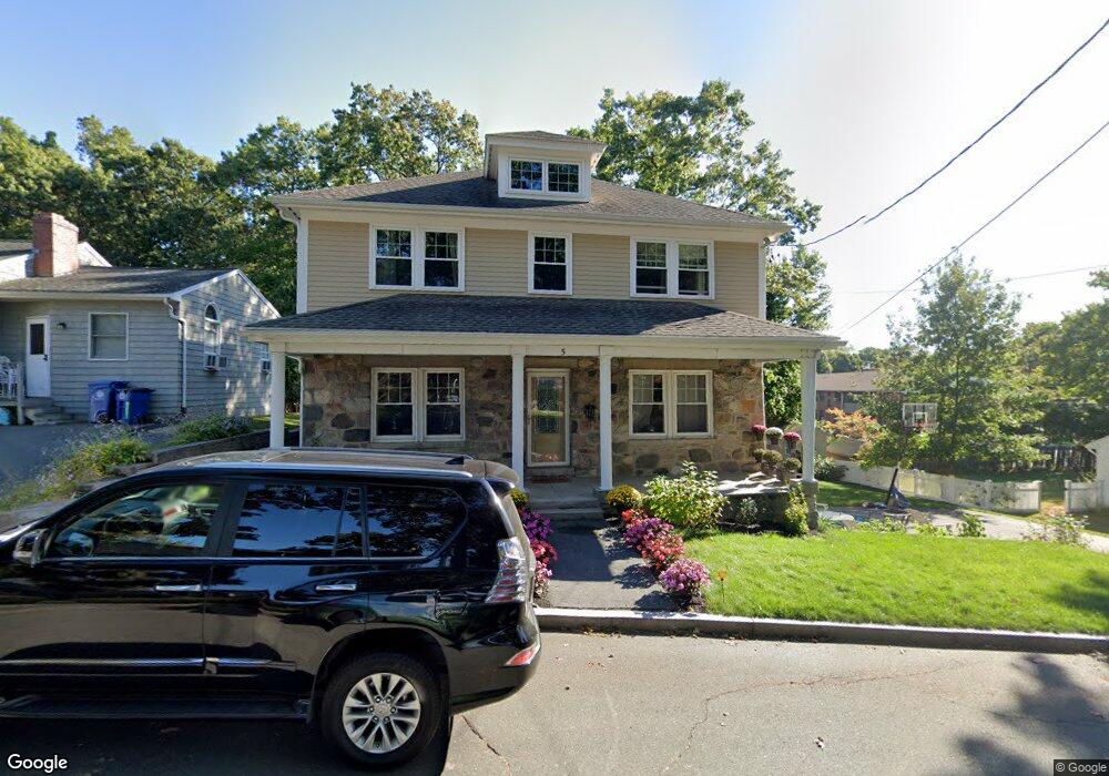 5 Spruce St, Wakefield, MA 01880 - photo 1