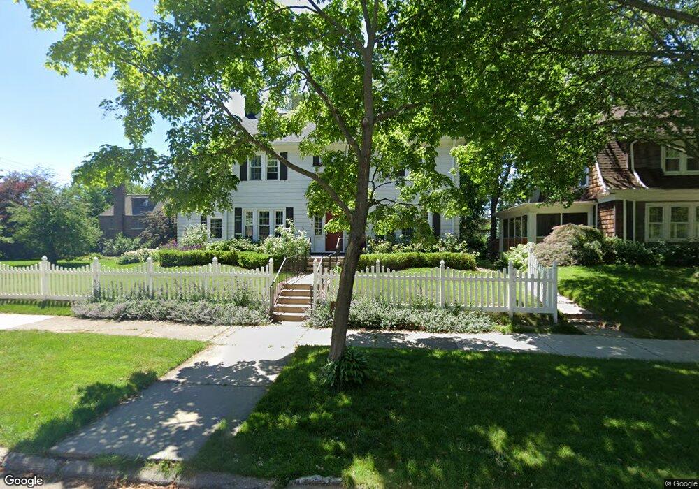 375 Washington Rd, Grosse Pointe, MI 48230 - photo 1