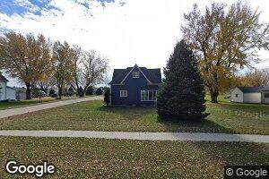 1524 1st St, Hull, IA 51239
