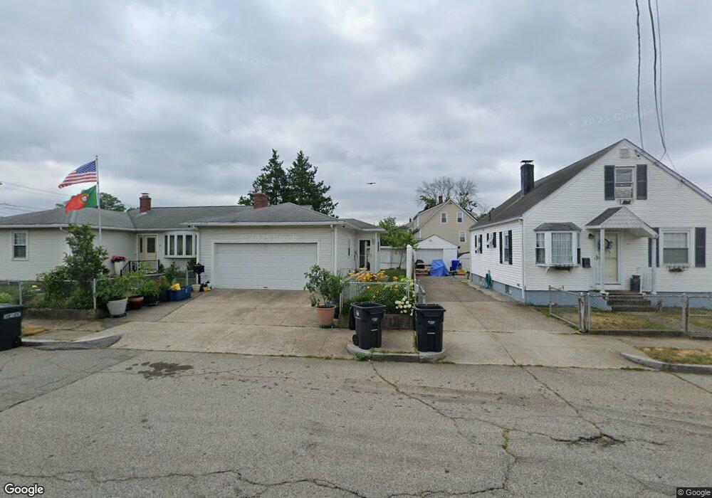 35 Exeter Ave, Pawtucket, RI 02860 - photo 1