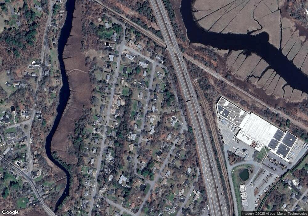 11 Chestnut St, Kingston, MA 02364 - photo 1