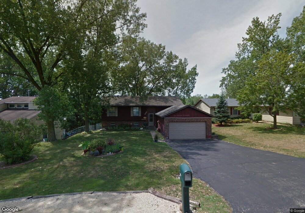 829 Shawnee Trail, Lake In the Hills, IL 60156 - photo 1