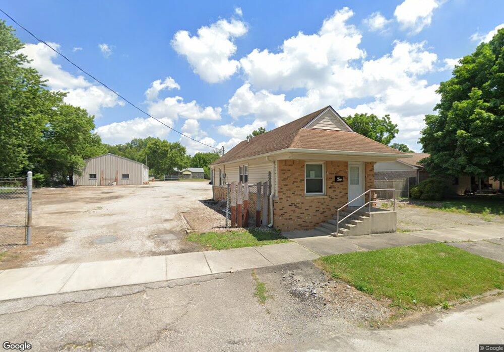 325 N Vine St, Plainfield, IN 46168 - photo 1