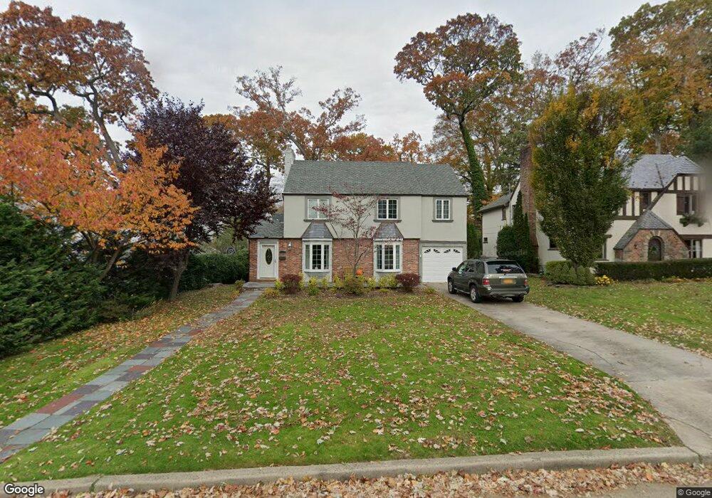 103 Andrew Rd, Manhasset, NY 11030 - photo 1