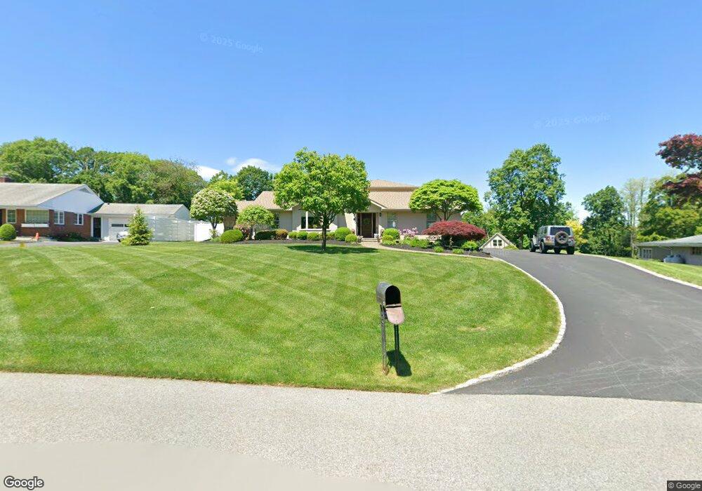 33 Valley View Rd, Poughkeepsie, NY 12603 - photo 1