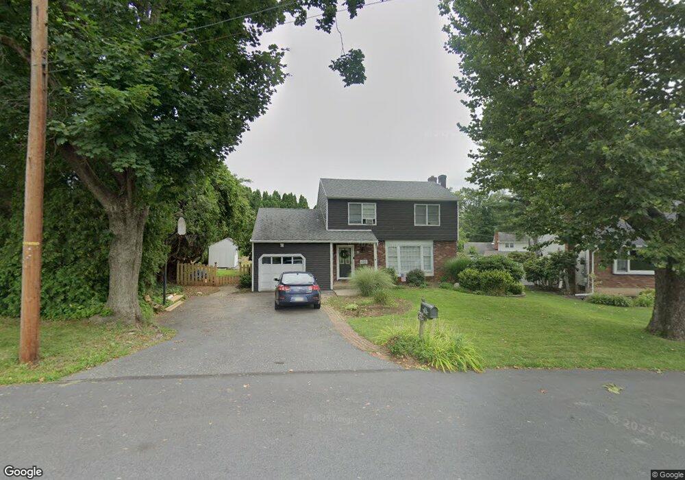 8 Mcintosh Dr, Easton, PA 18045 - photo 1