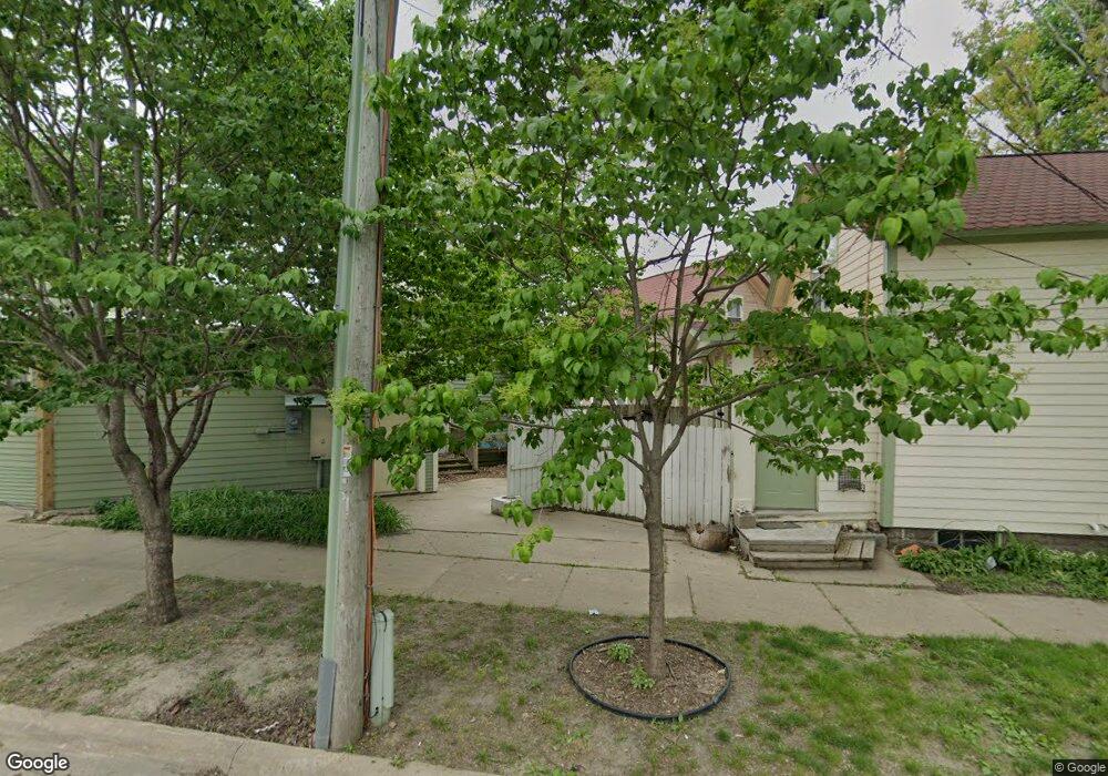 1131 10th St SE, Cedar Rapids, IA 52401 - photo 1