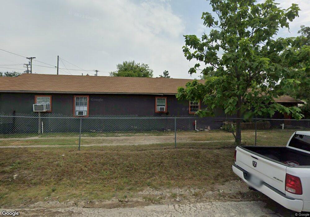203 W Oak St, Decatur, TX 76234 - photo 1