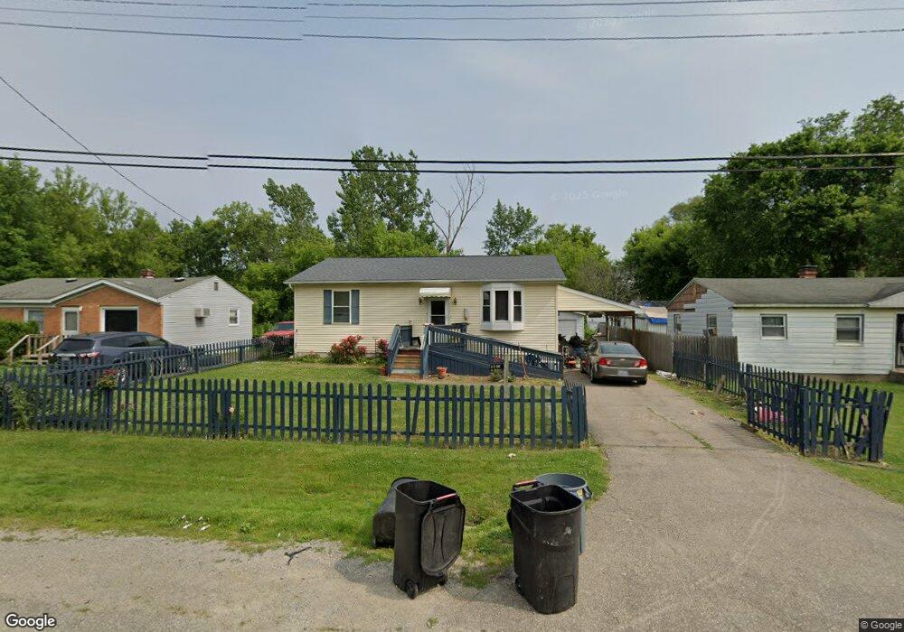 1305 E Cornell Ave, Flint, MI 48505 - photo 1