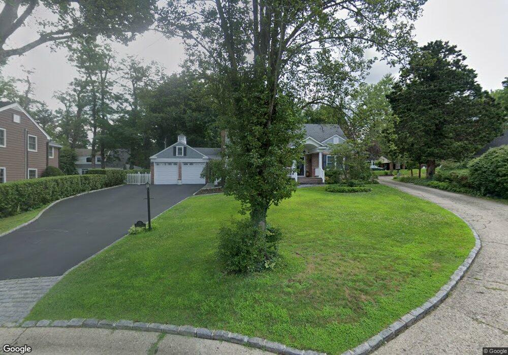 22 South Ct, Port Washington, NY 11050 - photo 1