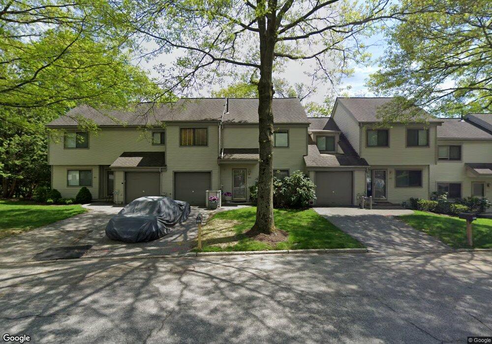 902 Hunters Run, Dobbs Ferry, NY 10522 - photo 1
