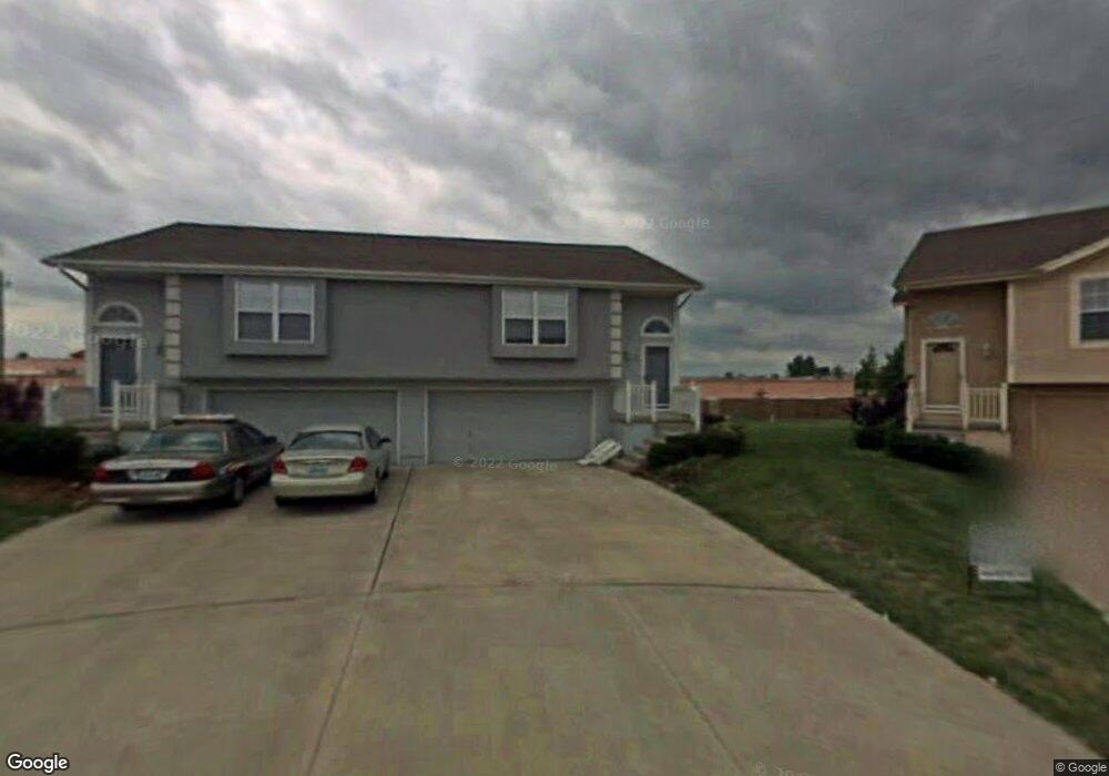 500 Andypaul Ct unit 501, Raymore, MO 64083 - photo 1