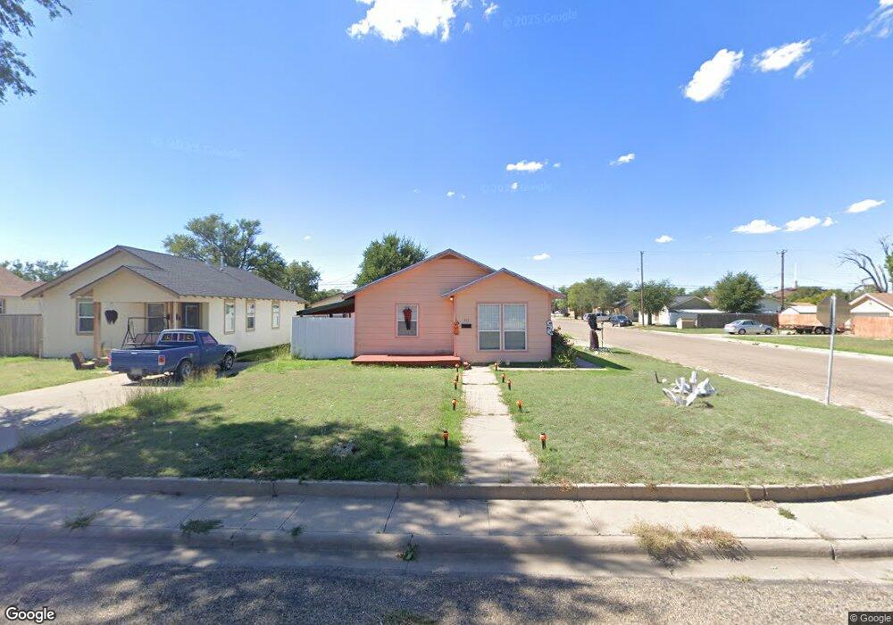 602 Binkley Ave, Dumas, TX 79029 - photo 1