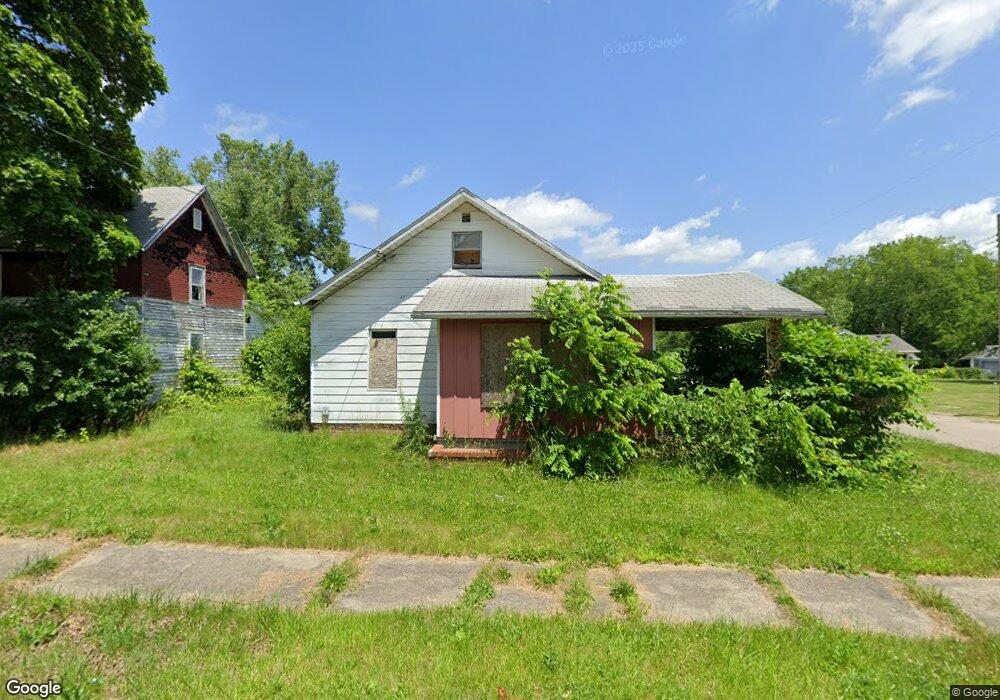 817 Pingree Ave, Flint, MI 48503 - photo 1