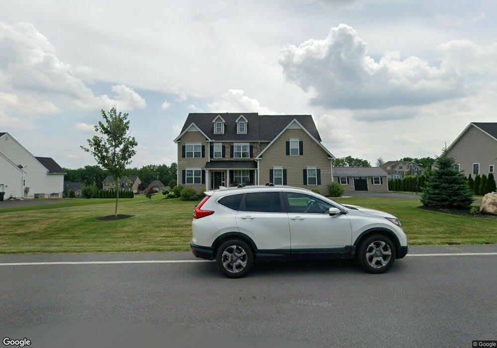 213 Abigail Dr unit 32, Nazareth, PA 18064 - photo 1