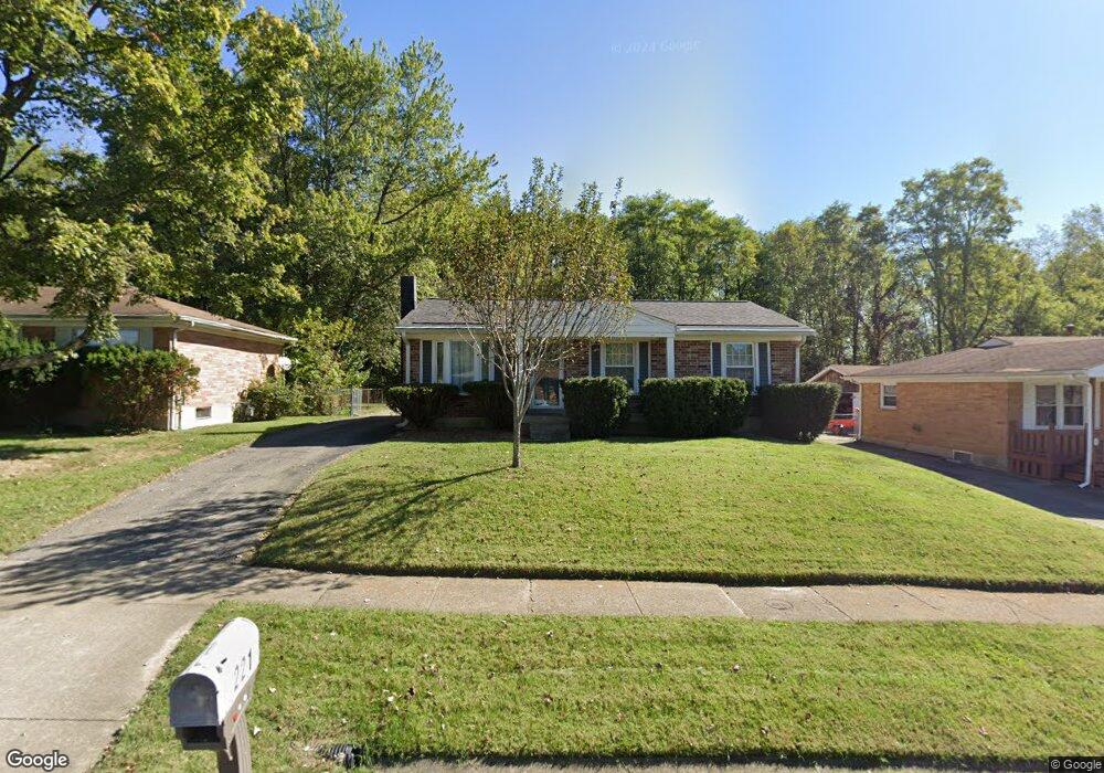 9221 Lantana Dr, Louisville, KY 40229 - photo 1