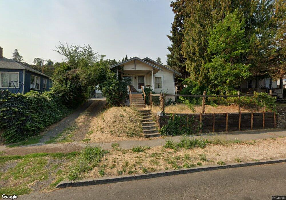704 E 13th St, the Dalles, OR 97058 - photo 1