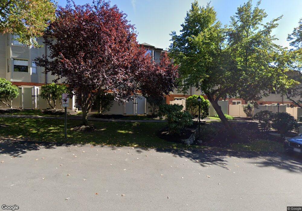 38 Regent Cir unit 38, Brookline, MA 02445 - photo 1