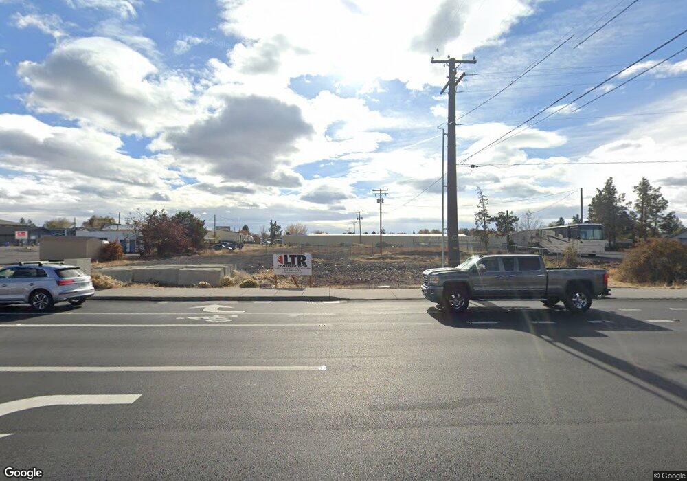 702 NW Maple Ave, Redmond, OR 97756 - photo 1