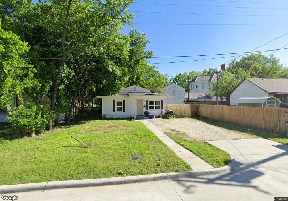 504 Davis St, Gainesville, TX 76240 - photo 1